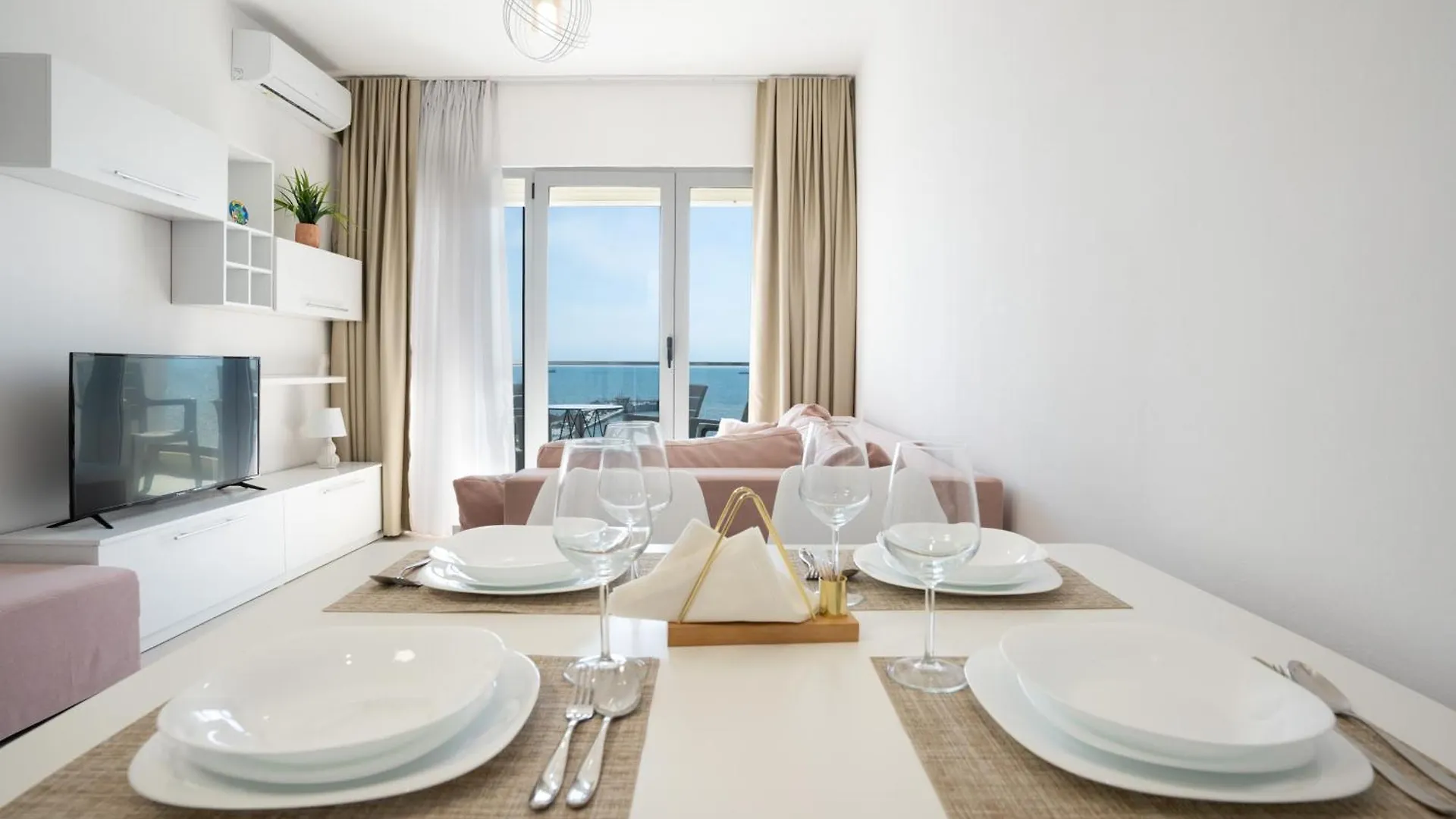 Sea View-Jb Teuta Beach Apartment - Durrs Durrës