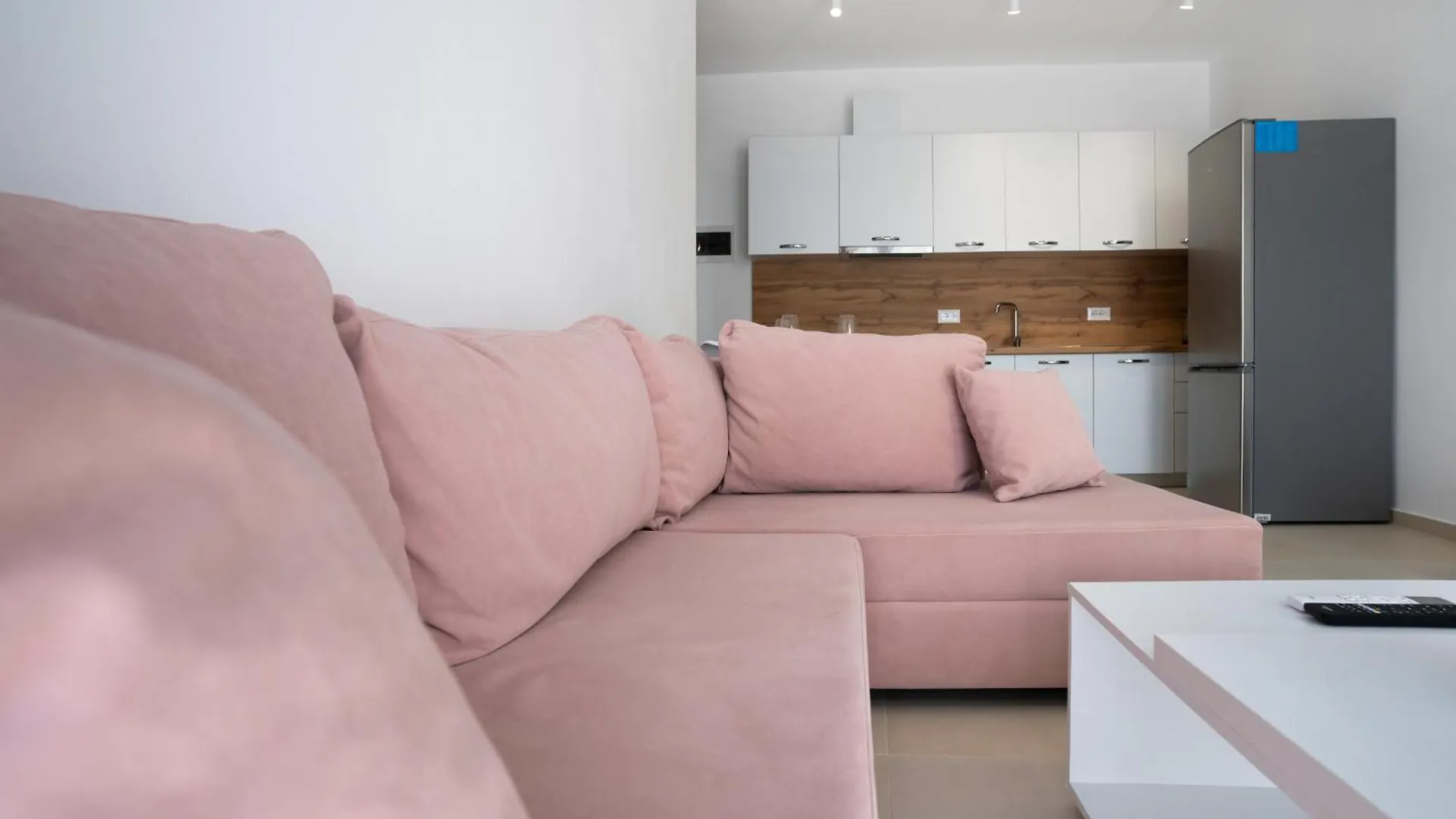Sea View-Jb Teuta Beach Apartment - Durrs Дуррес