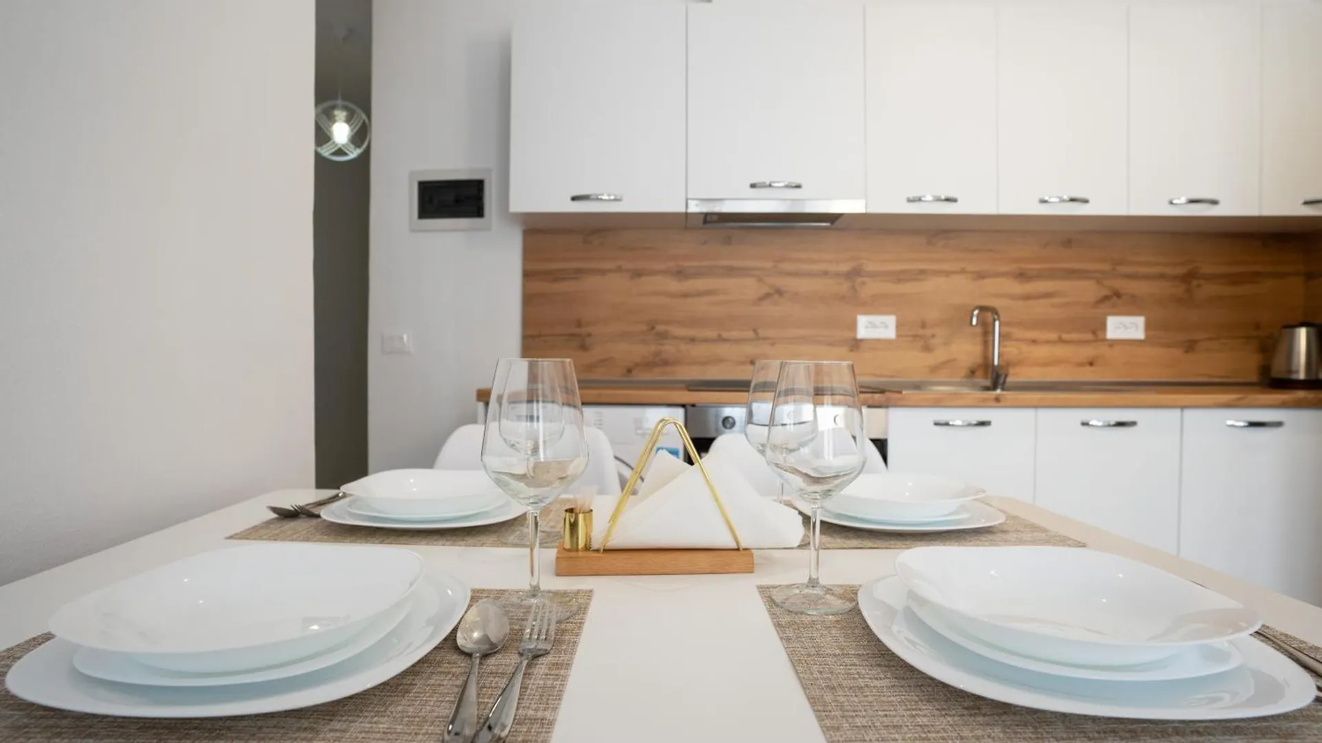 Sea View-Jb Teuta Beach Apartment - Durrs Дуррес 0*,